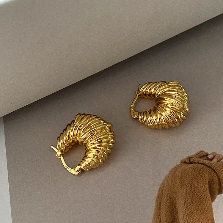 Wholesale Brass 18K real gold plating line U-shaped horn ear buckle niche design fashion star with earrings
